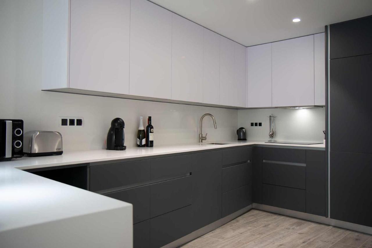 Apartamentos Vacacional En Plaza De Espana Nerja Bagian luar foto