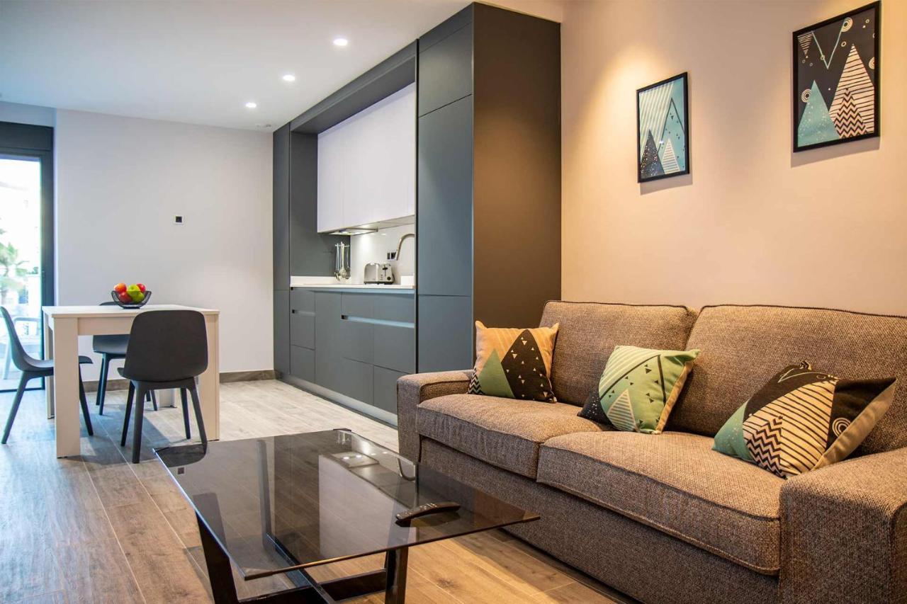 Apartamentos Vacacional En Plaza De Espana Nerja Bagian luar foto