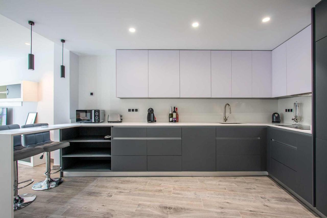 Apartamentos Vacacional En Plaza De Espana Nerja Bagian luar foto