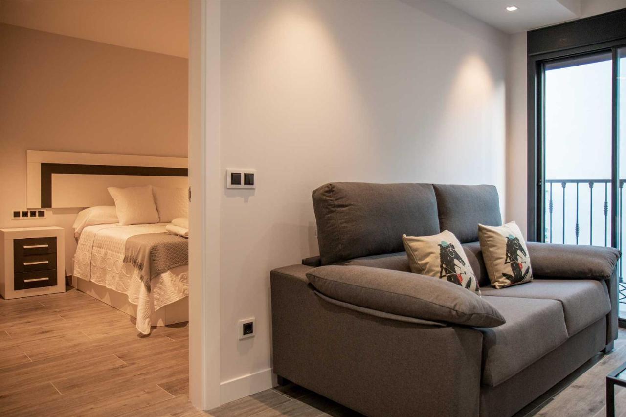 Apartamentos Vacacional En Plaza De Espana Nerja Bagian luar foto