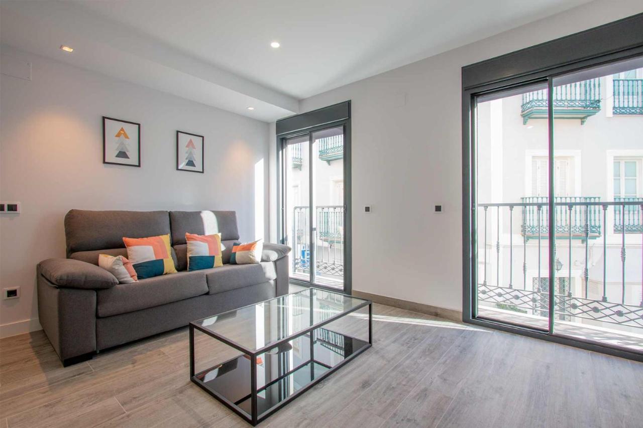 Apartamentos Vacacional En Plaza De Espana Nerja Bagian luar foto