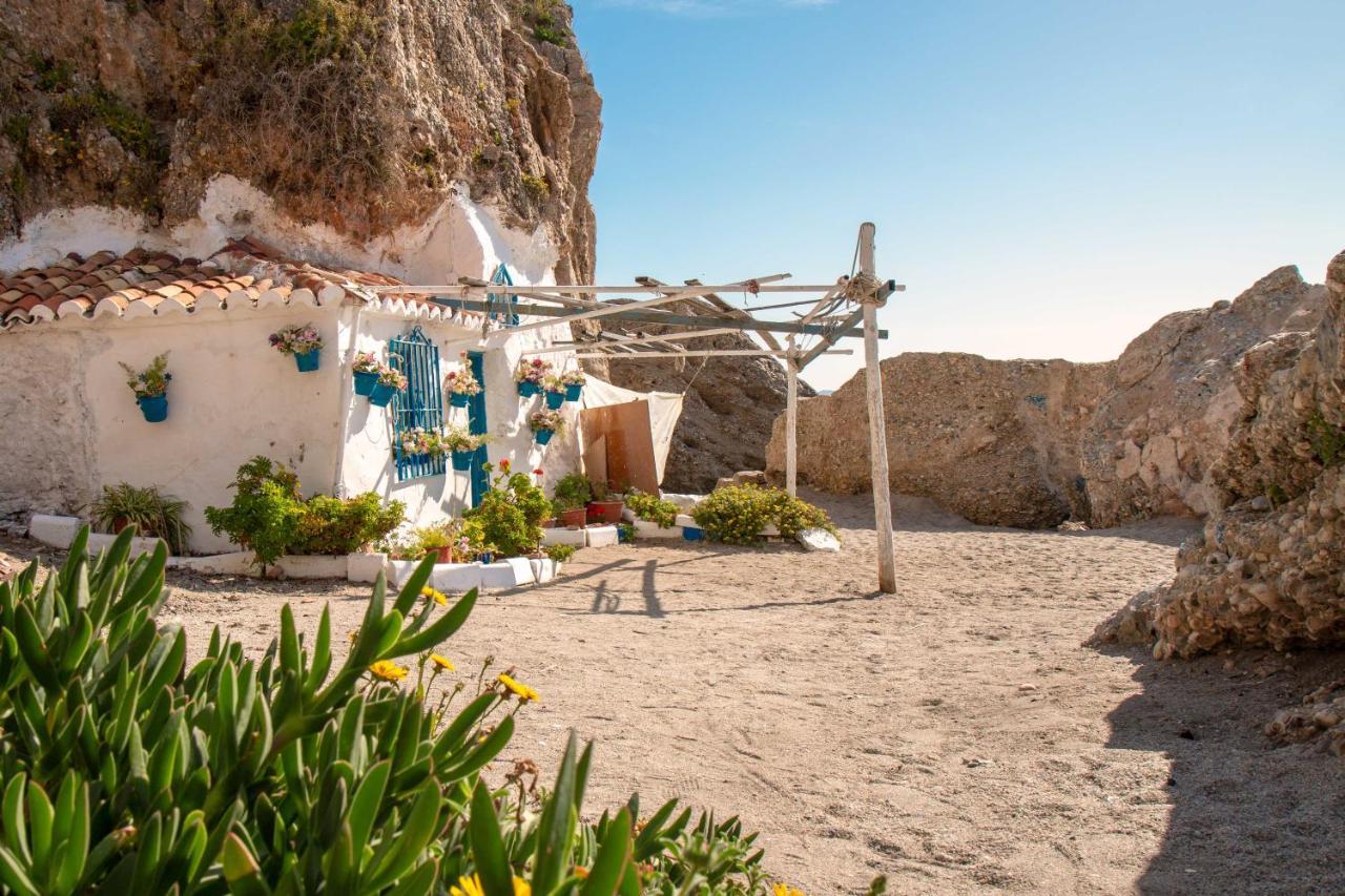 Apartamentos Vacacional En Plaza De Espana Nerja Bagian luar foto